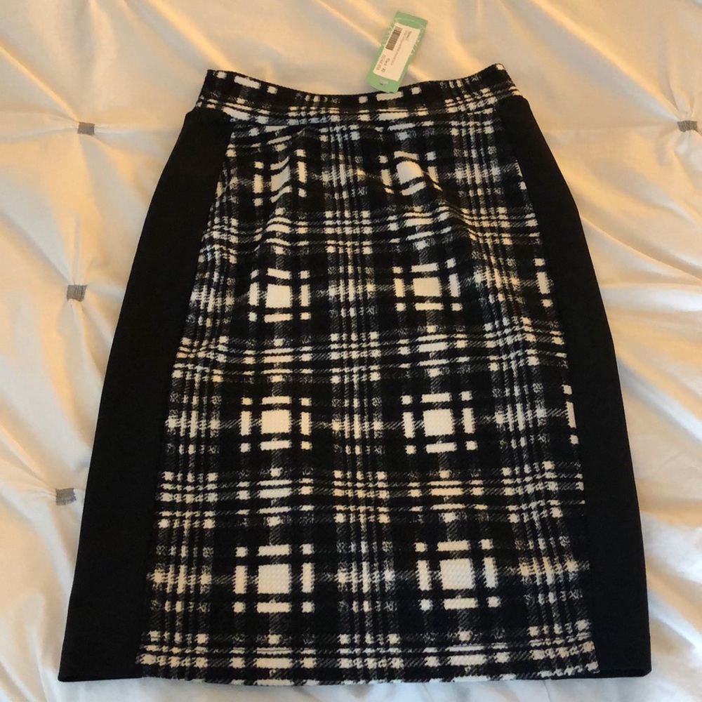 Black and White Textured Knit Pencil Skirt